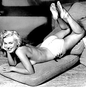 Marilyn Monroe gallery image 1 of 45